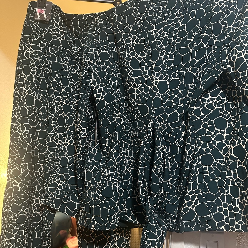 Worthington Greenand White Asymmetrical Pants suite